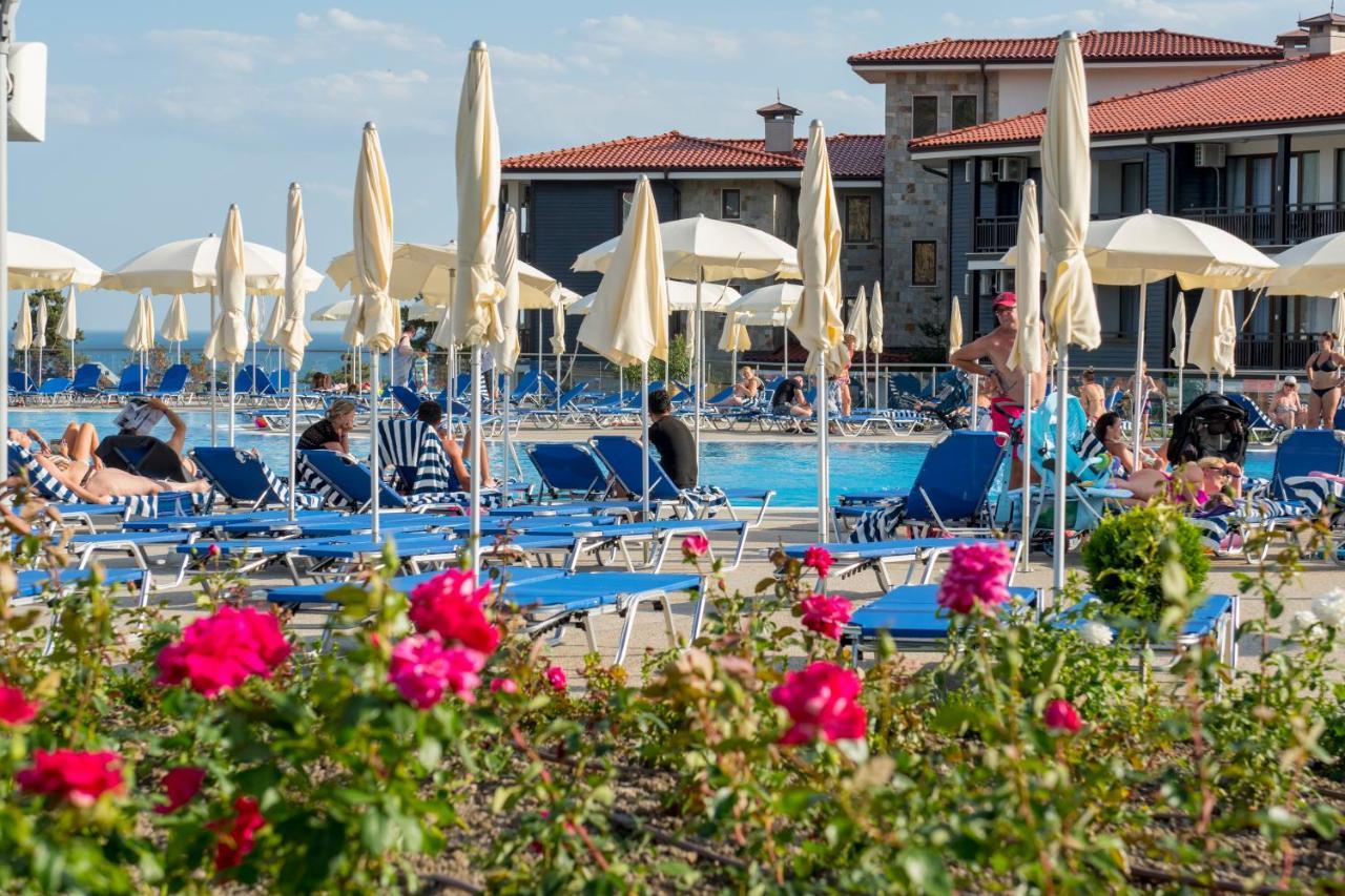 Nevis Resort & Aqua Park Napospart Kültér fotó