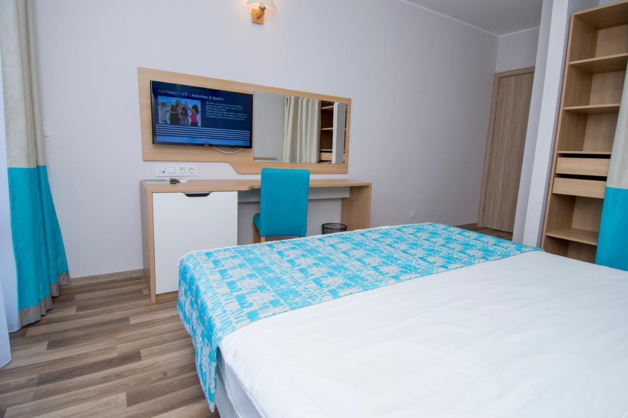 Nevis Resort & Aqua Park Napospart Kültér fotó